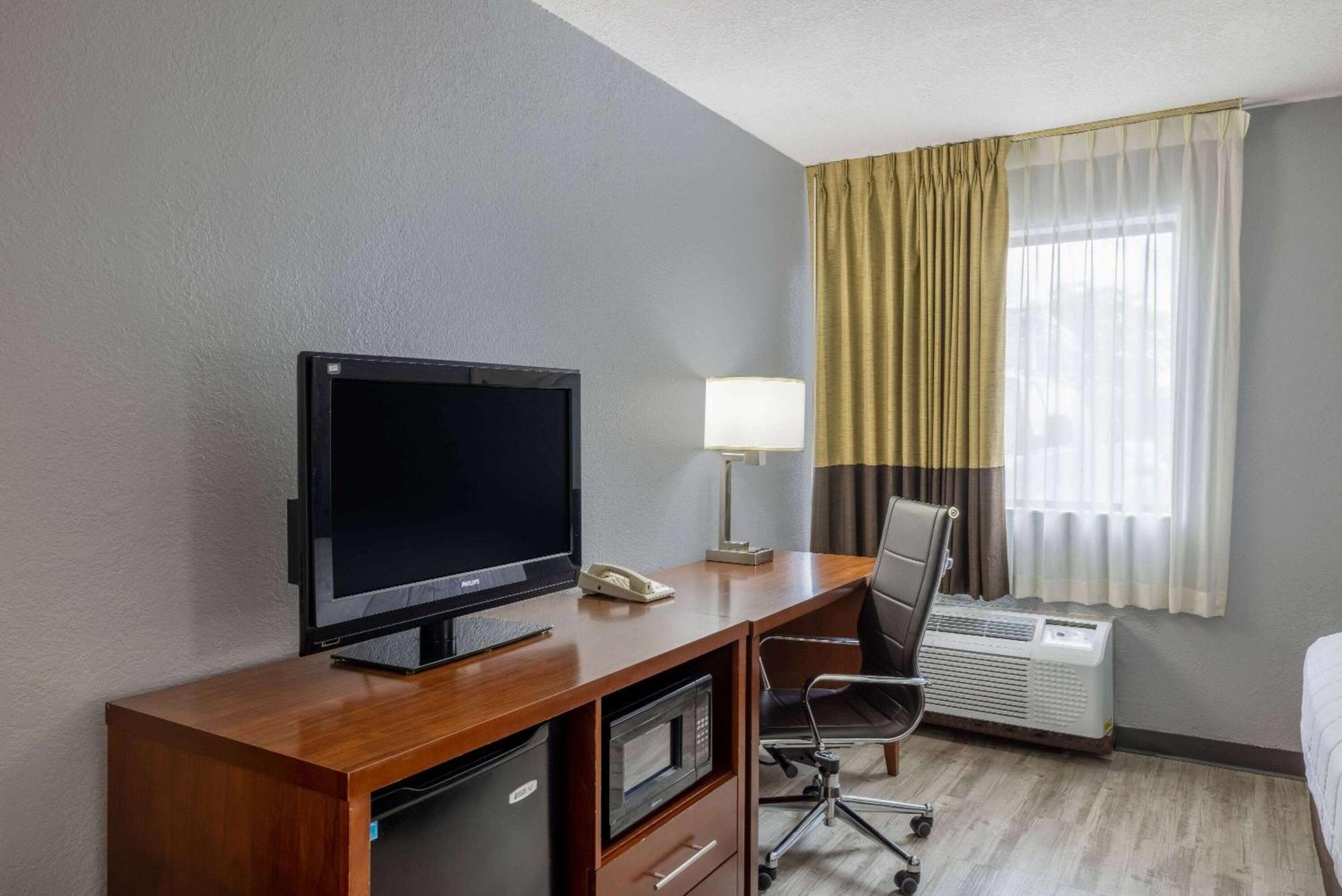 Travelodge By Wyndham Brooklyn Center Zewnętrze zdjęcie