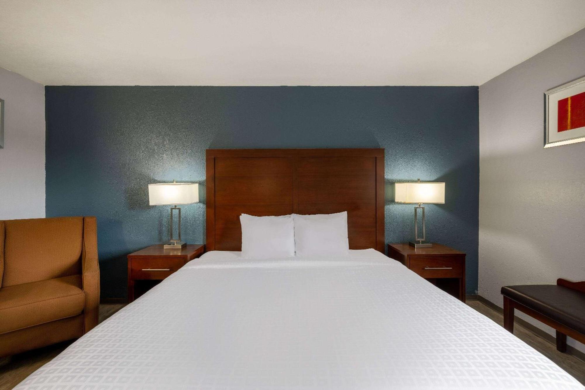 Travelodge By Wyndham Brooklyn Center Zewnętrze zdjęcie