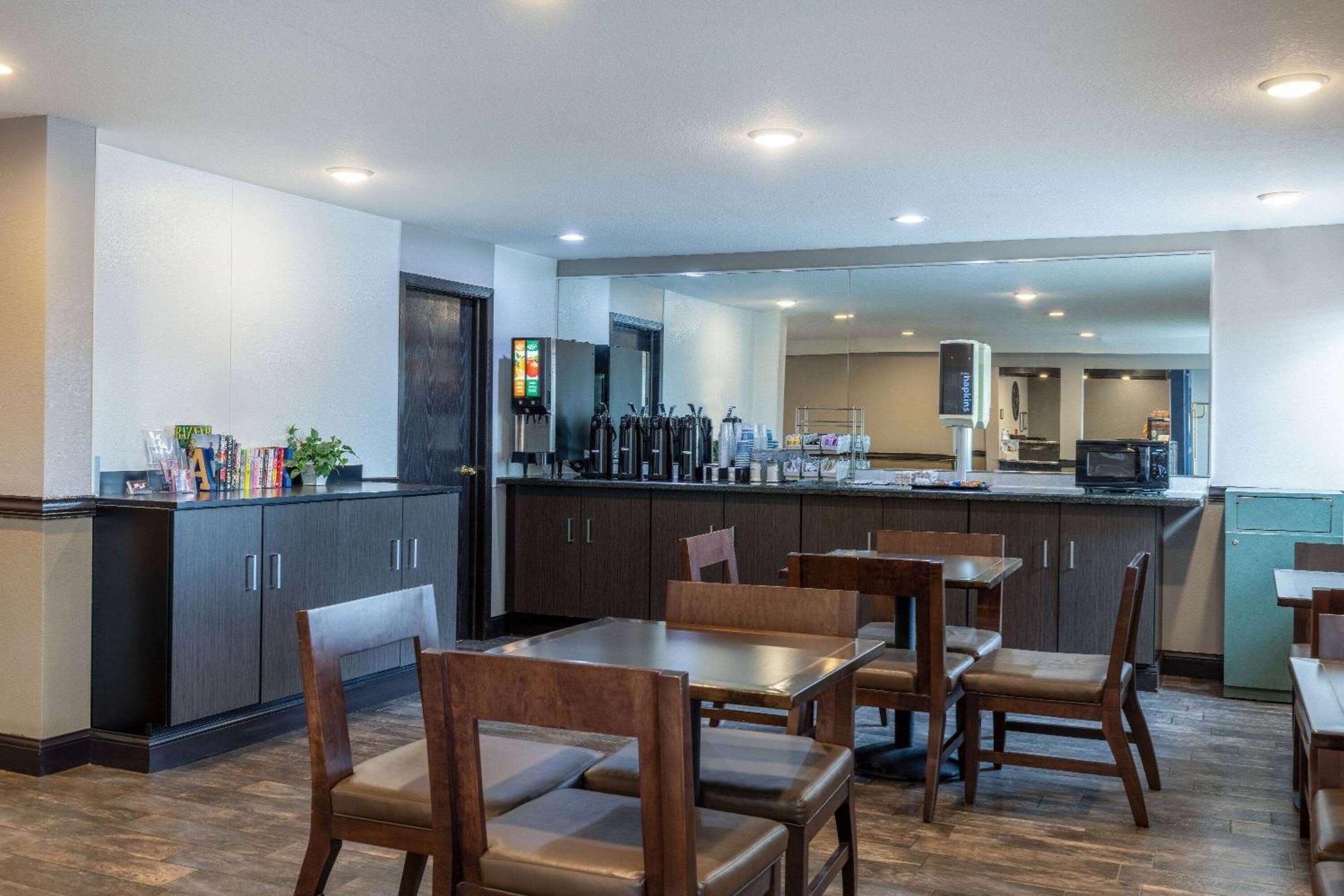 Travelodge By Wyndham Brooklyn Center Zewnętrze zdjęcie