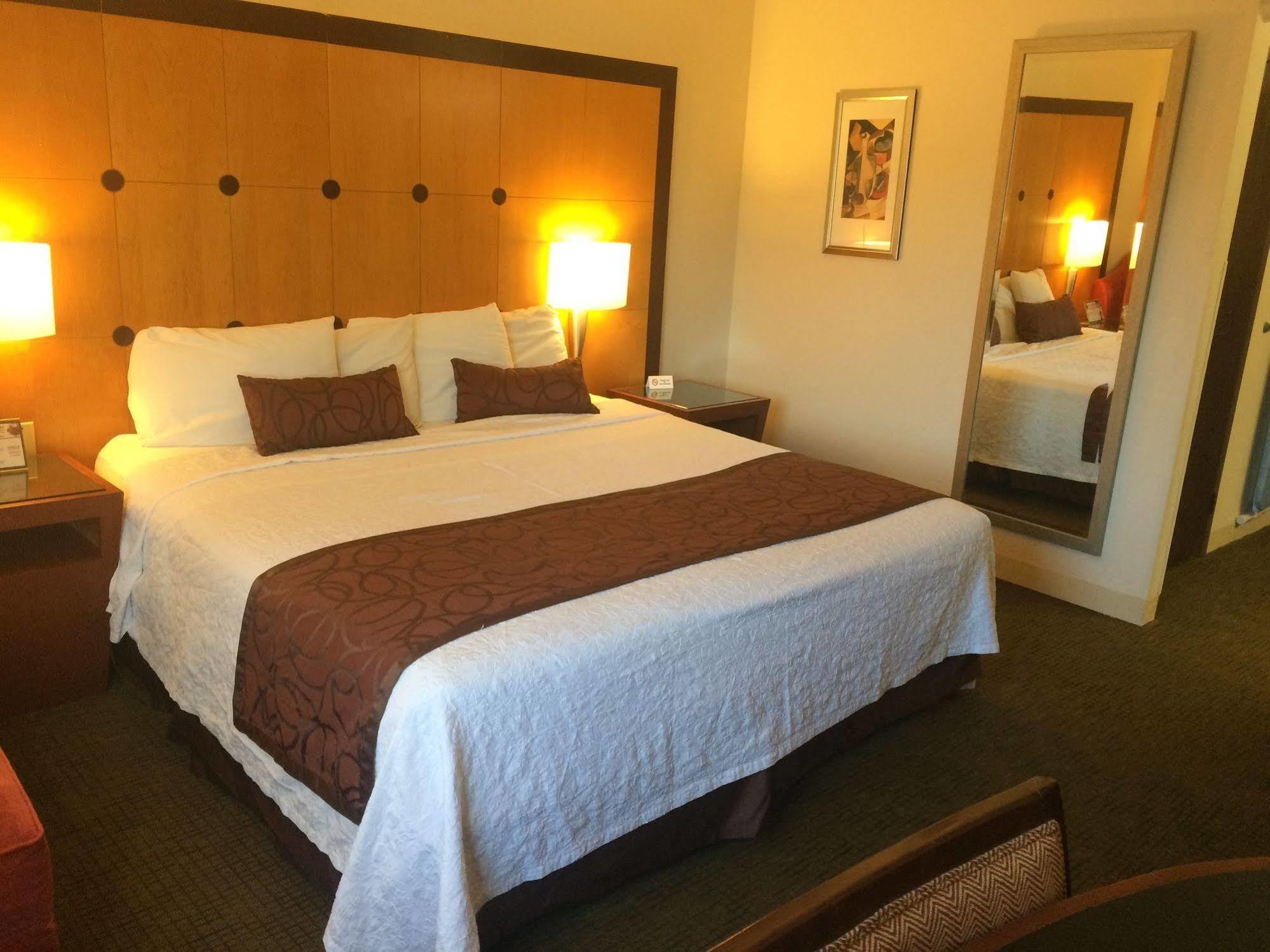 Travelodge By Wyndham Brooklyn Center Zewnętrze zdjęcie