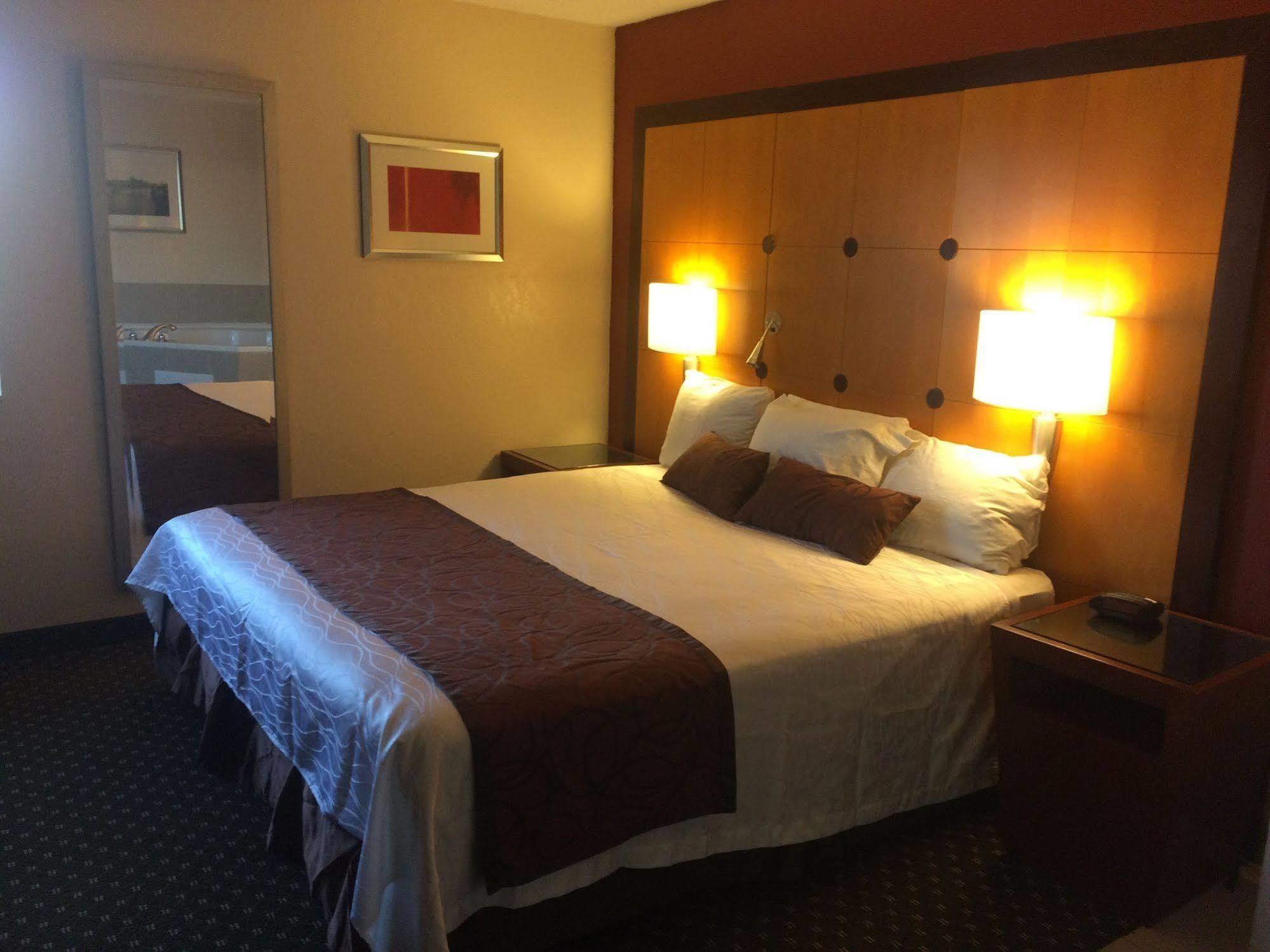 Travelodge By Wyndham Brooklyn Center Zewnętrze zdjęcie