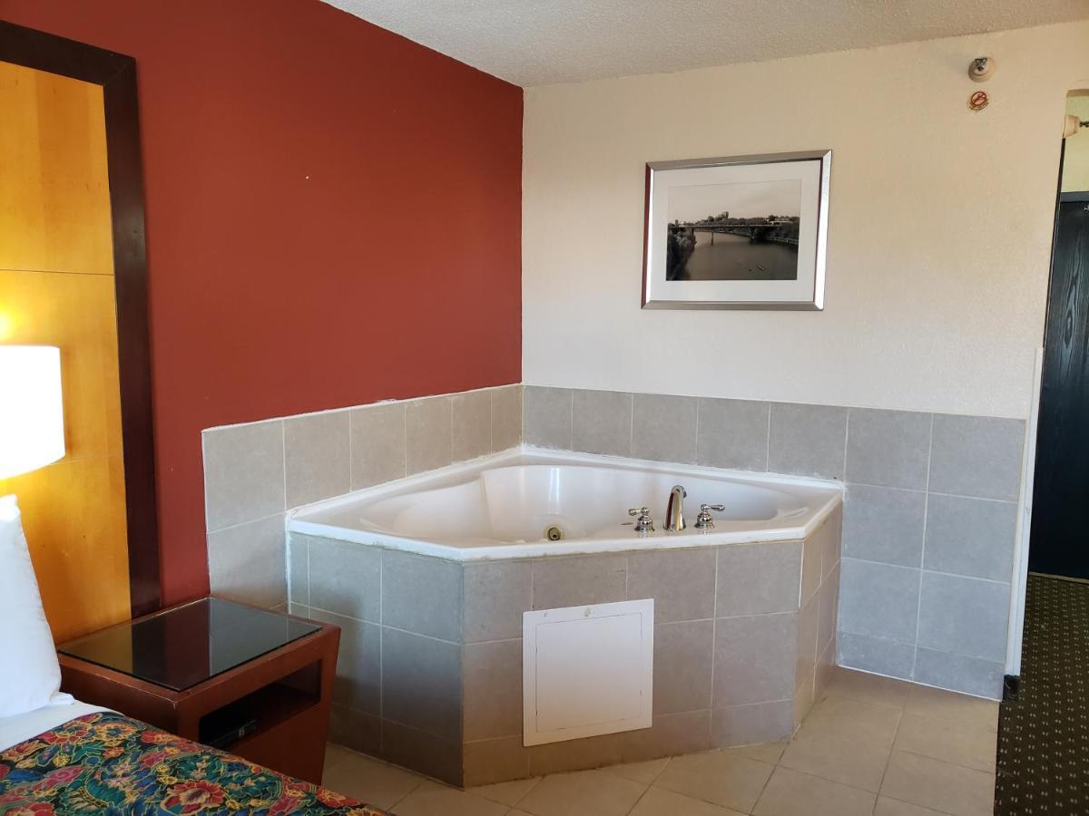 Travelodge By Wyndham Brooklyn Center Zewnętrze zdjęcie